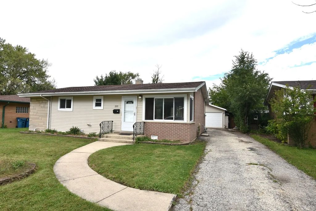 210 E Myrick Avenue, Addison