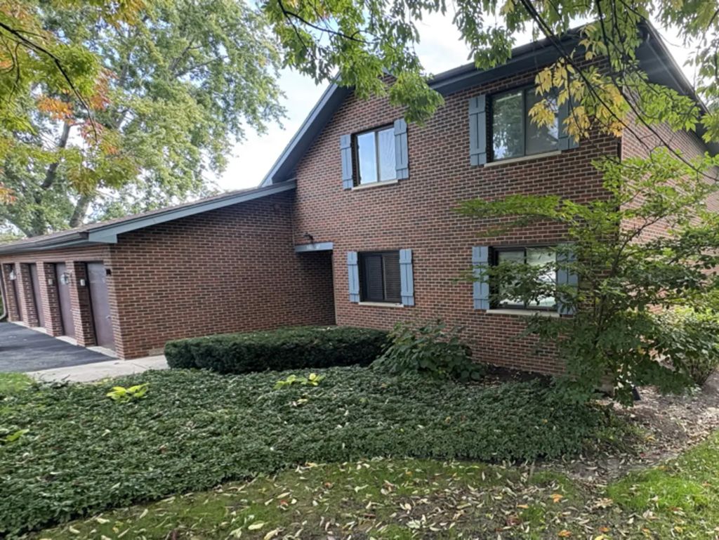 5365 Newport Drive C, Lisle