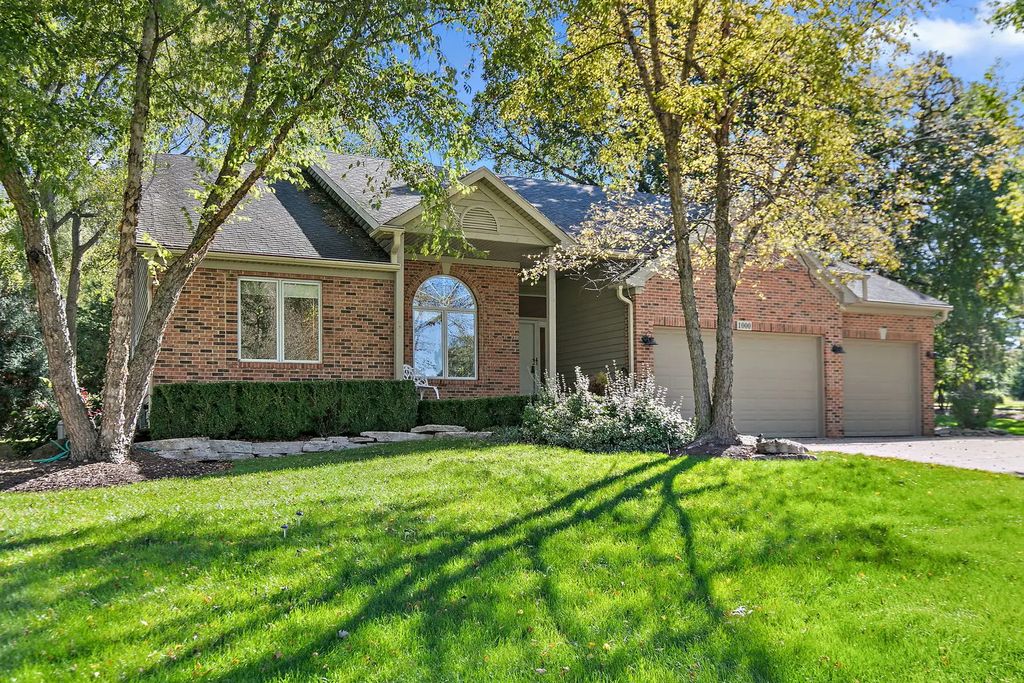 1000 Dakota Drive, Woodstock