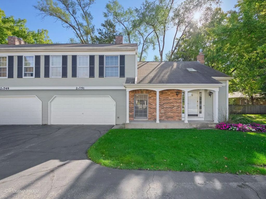 2s751 Grove Lane, Warrenville