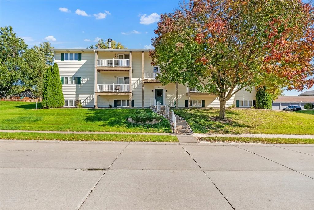 4175 31st Street 1c, Bettendorf