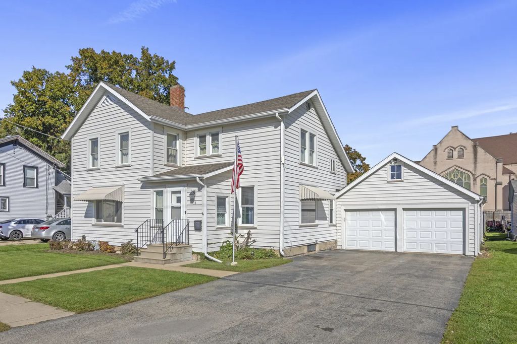 13 E 2nd Street, Sandwich