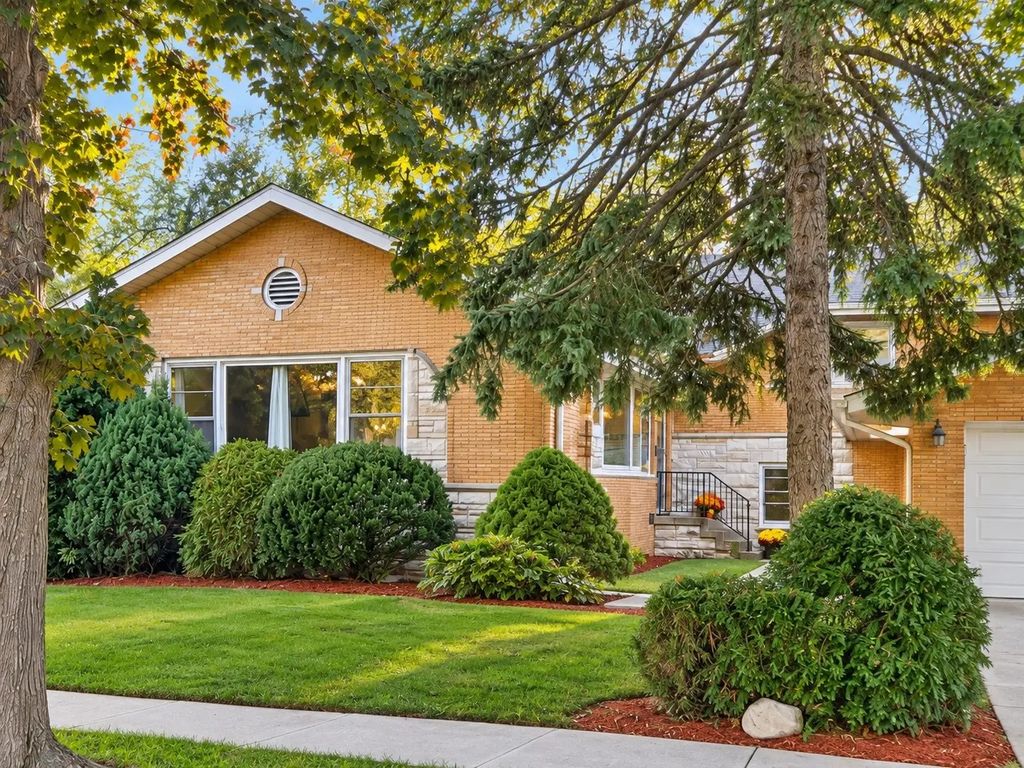 1034 Forest Road, La Grange Park