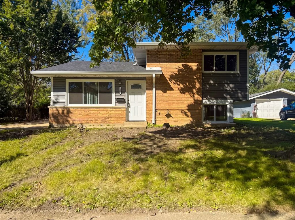 305 Winnebago Street, Park Forest