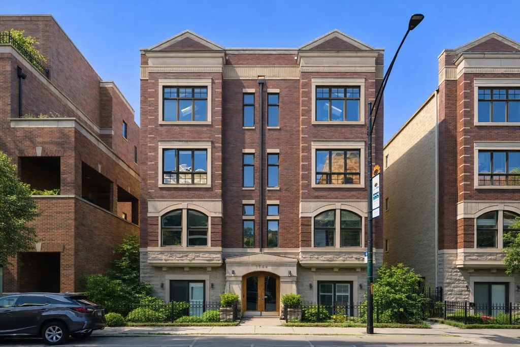 2842 N Halsted Street 3n, Chicago