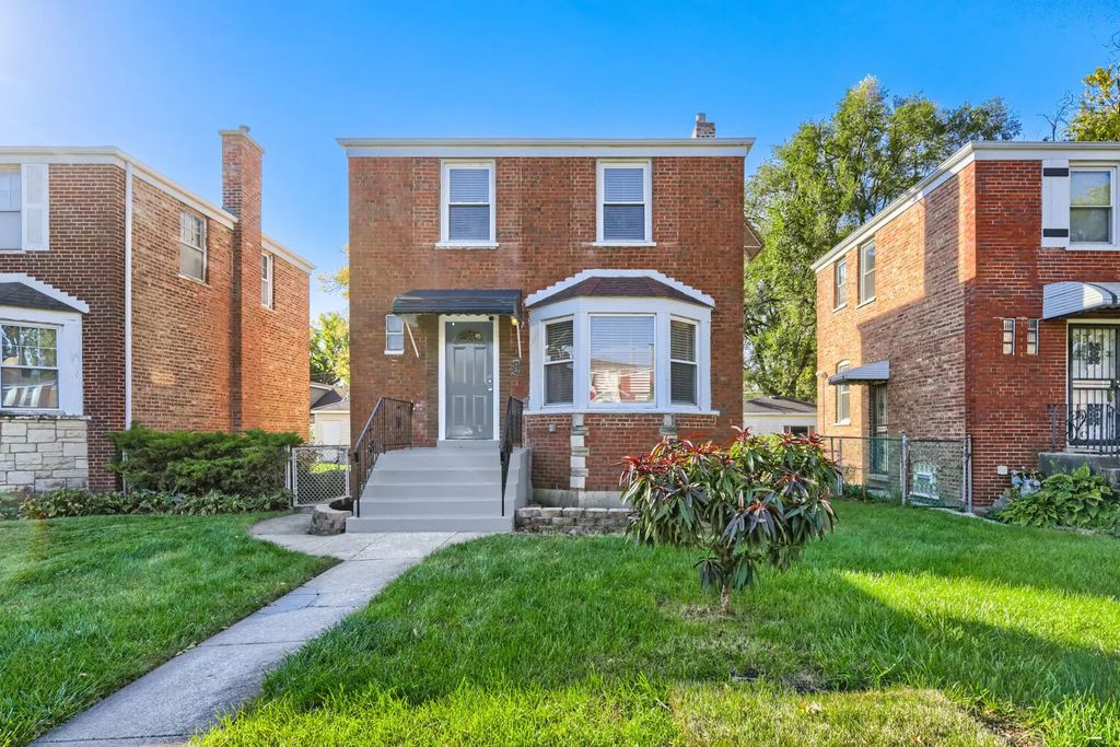3904 Gladys Avenue, Bellwood
