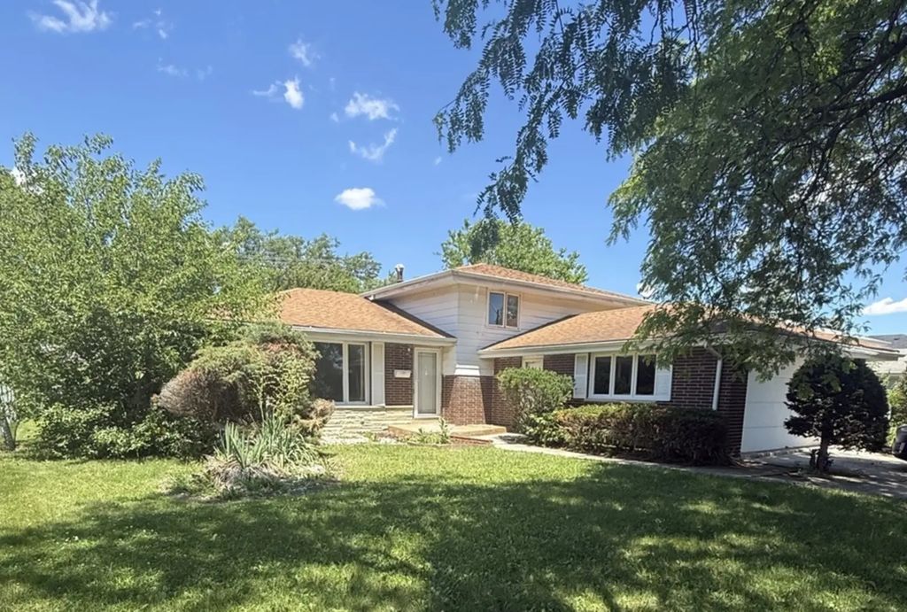 942 E 168th Street, South Holland