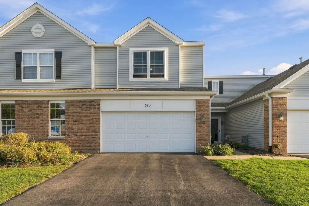 570 Springbrook Trail N, Oswego