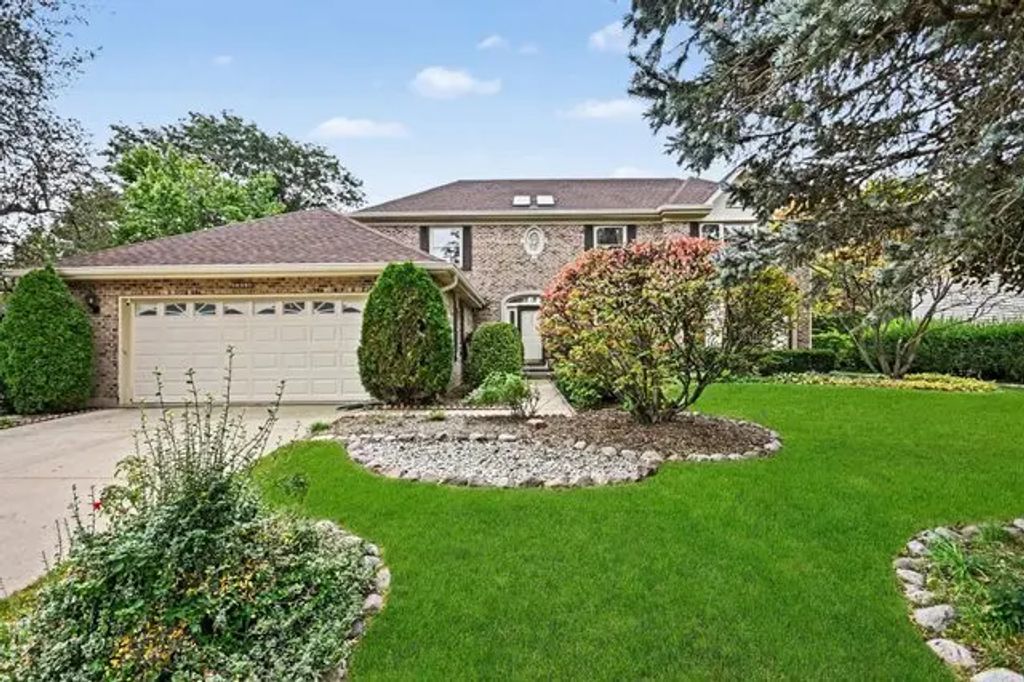 2311 Crabtree Lane, Algonquin