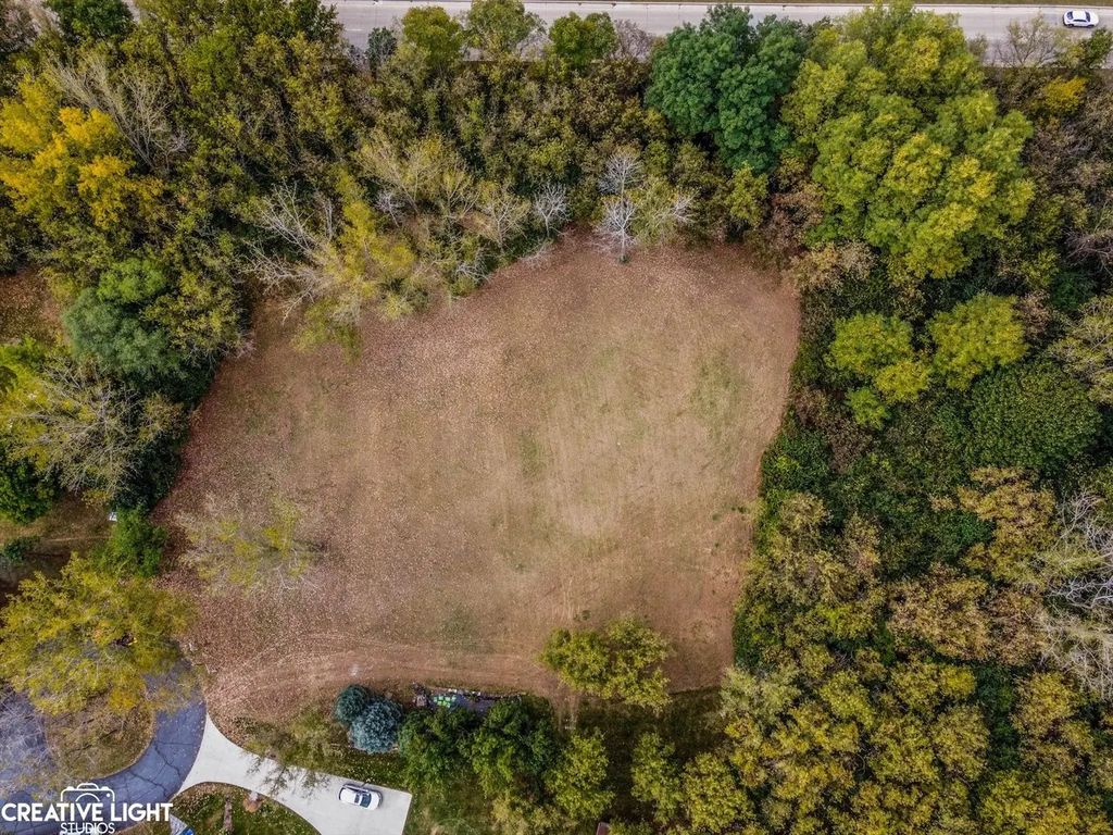 6421 Collier Circle, Long Grove