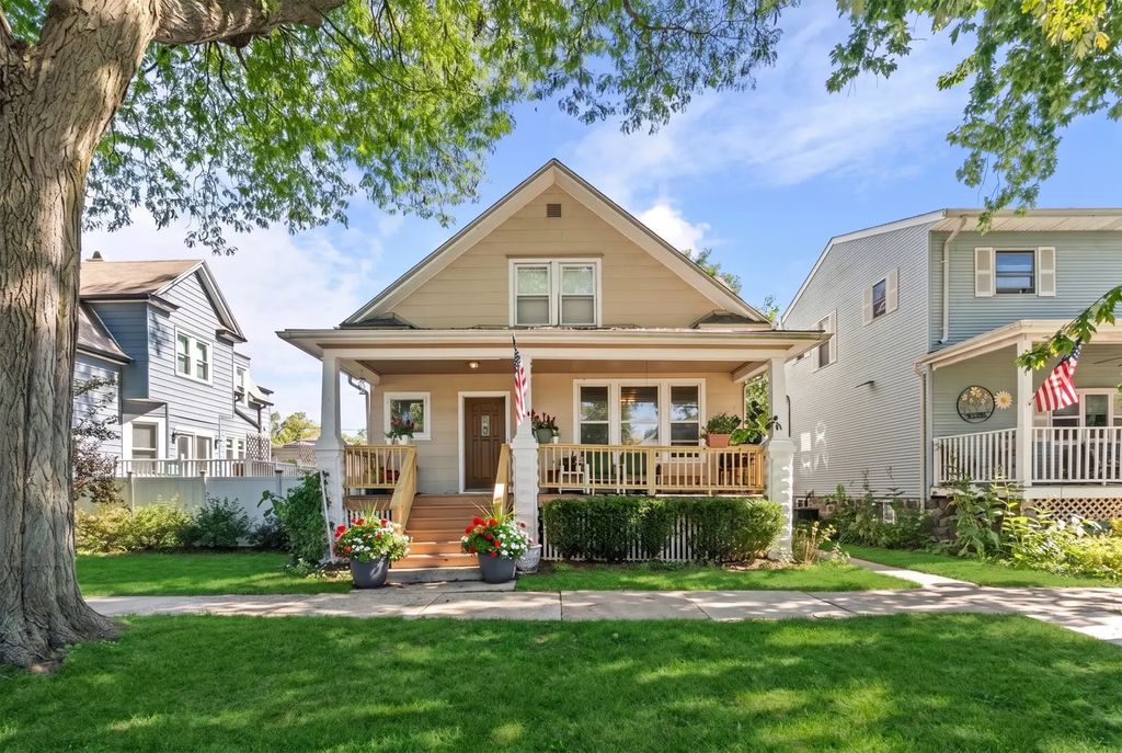 3513 Park Avenue, Brookfield