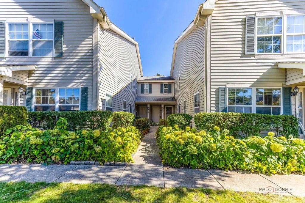 1210 Orleans Drive, Mundelein