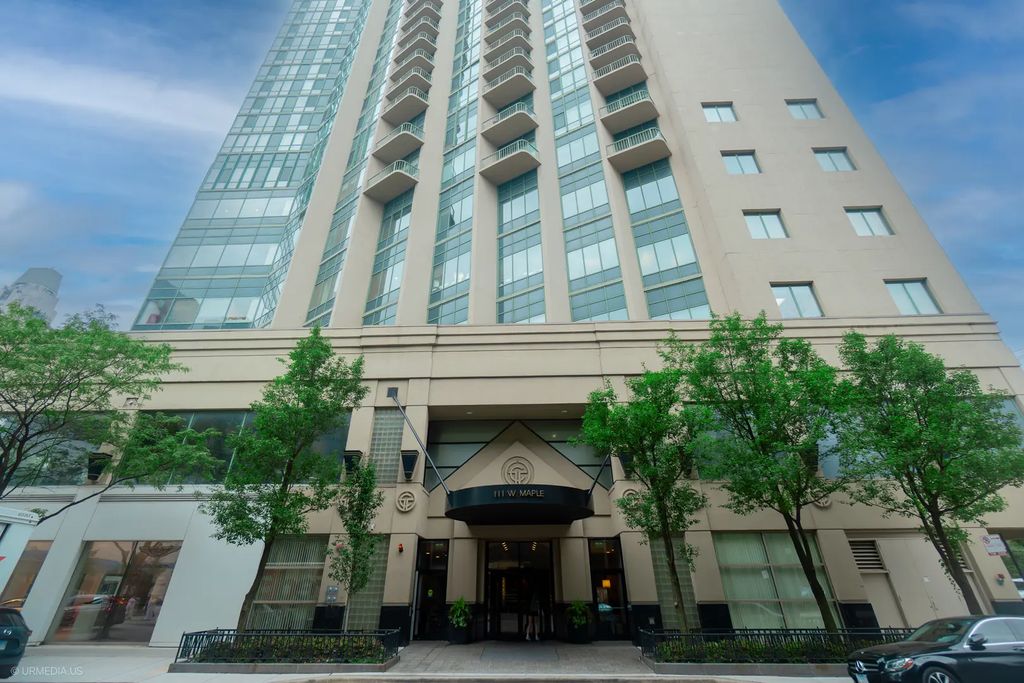 111 W Maple Street 3402-3404, Chicago