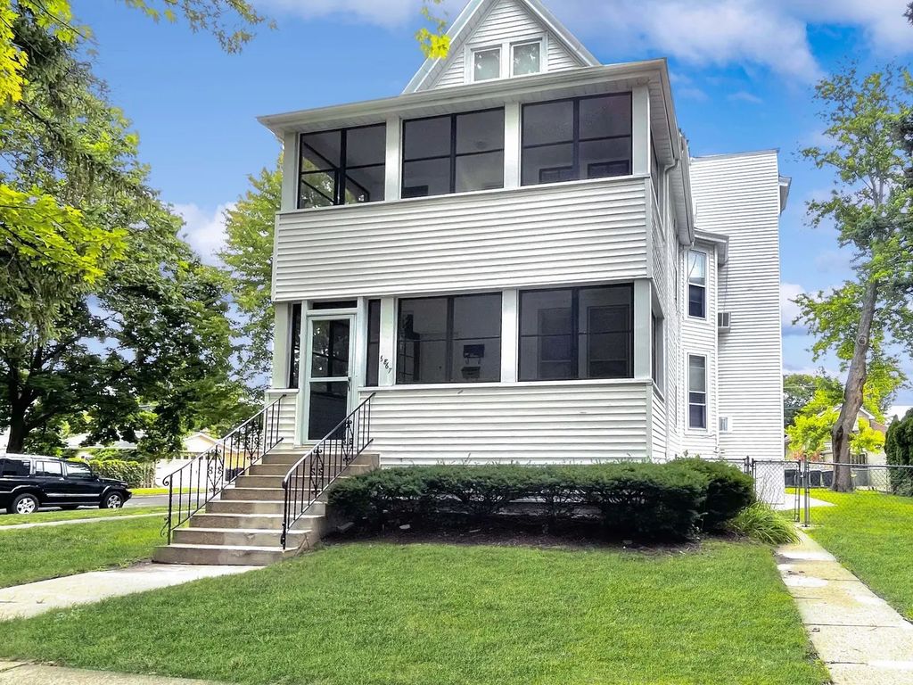 6867 N Ottawa Avenue 3, Chicago