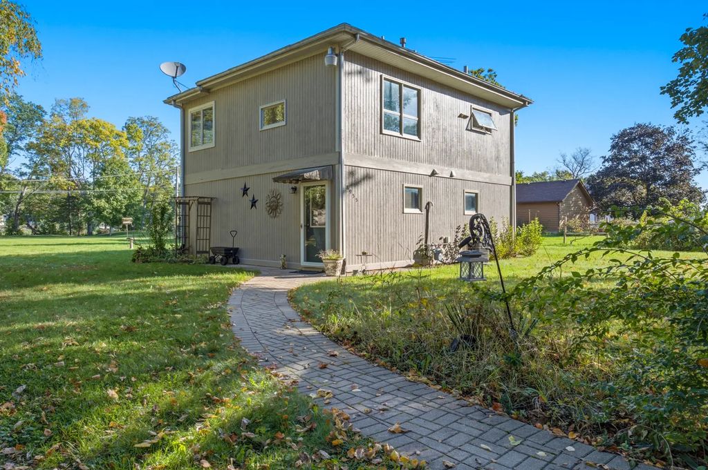 8955 Van Emmon Road, Yorkville
