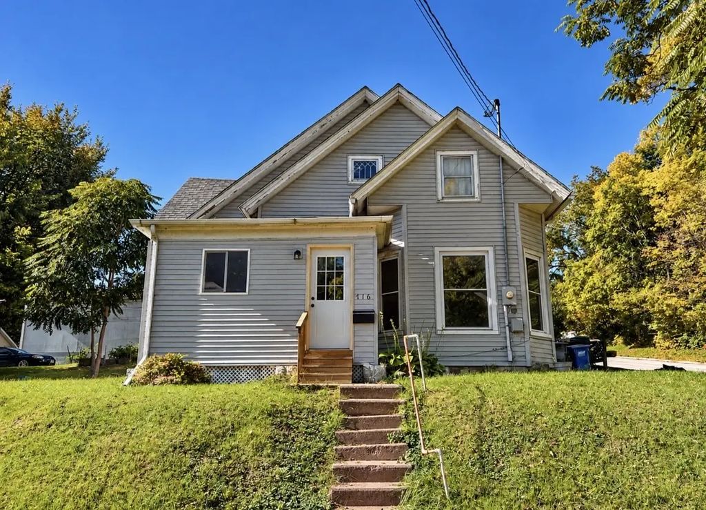 716 Spring Street, Muscatine