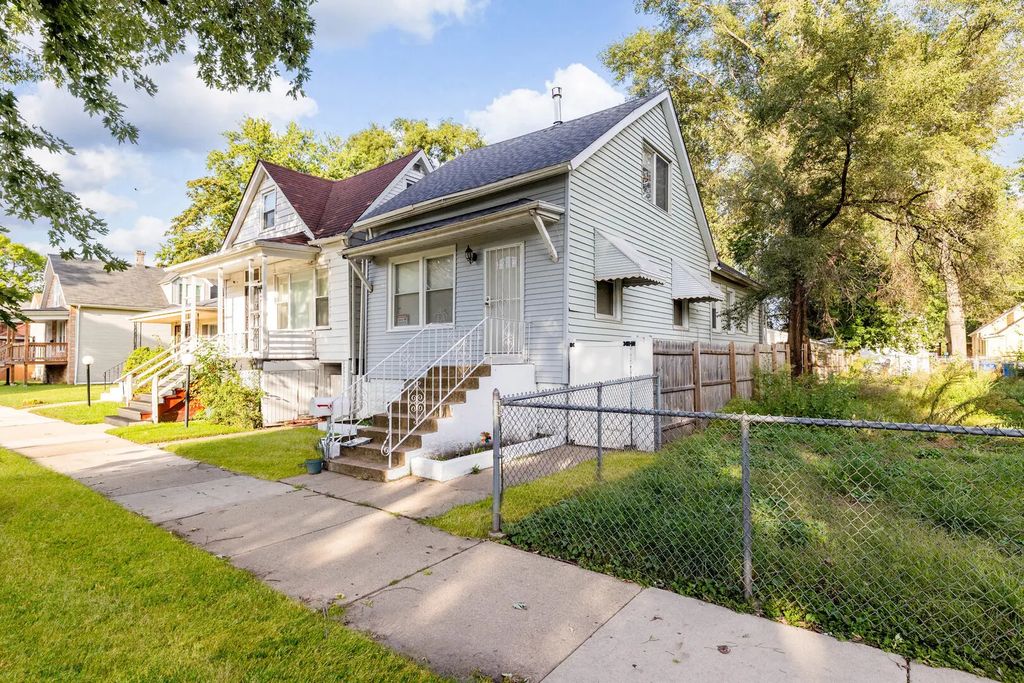 8031 S Woodlawn Avenue, Chicago