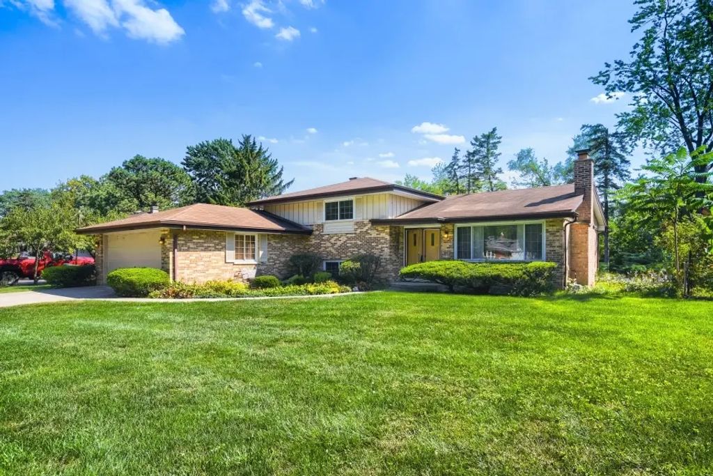 883 E Zinnia Lane, Palatine