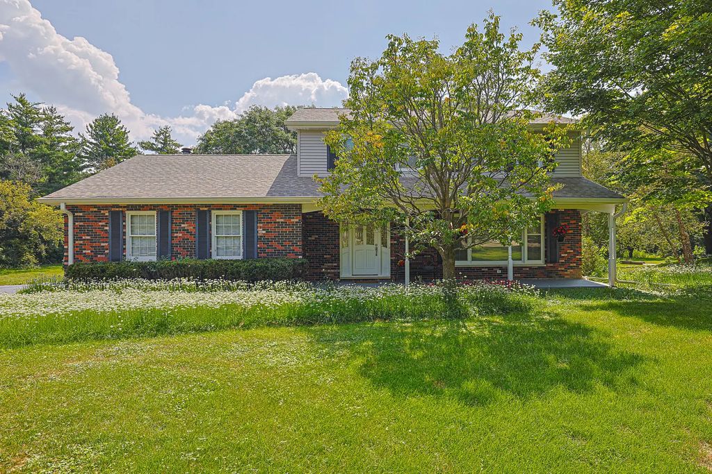 52 Darlington Drive, Hawthorn Woods