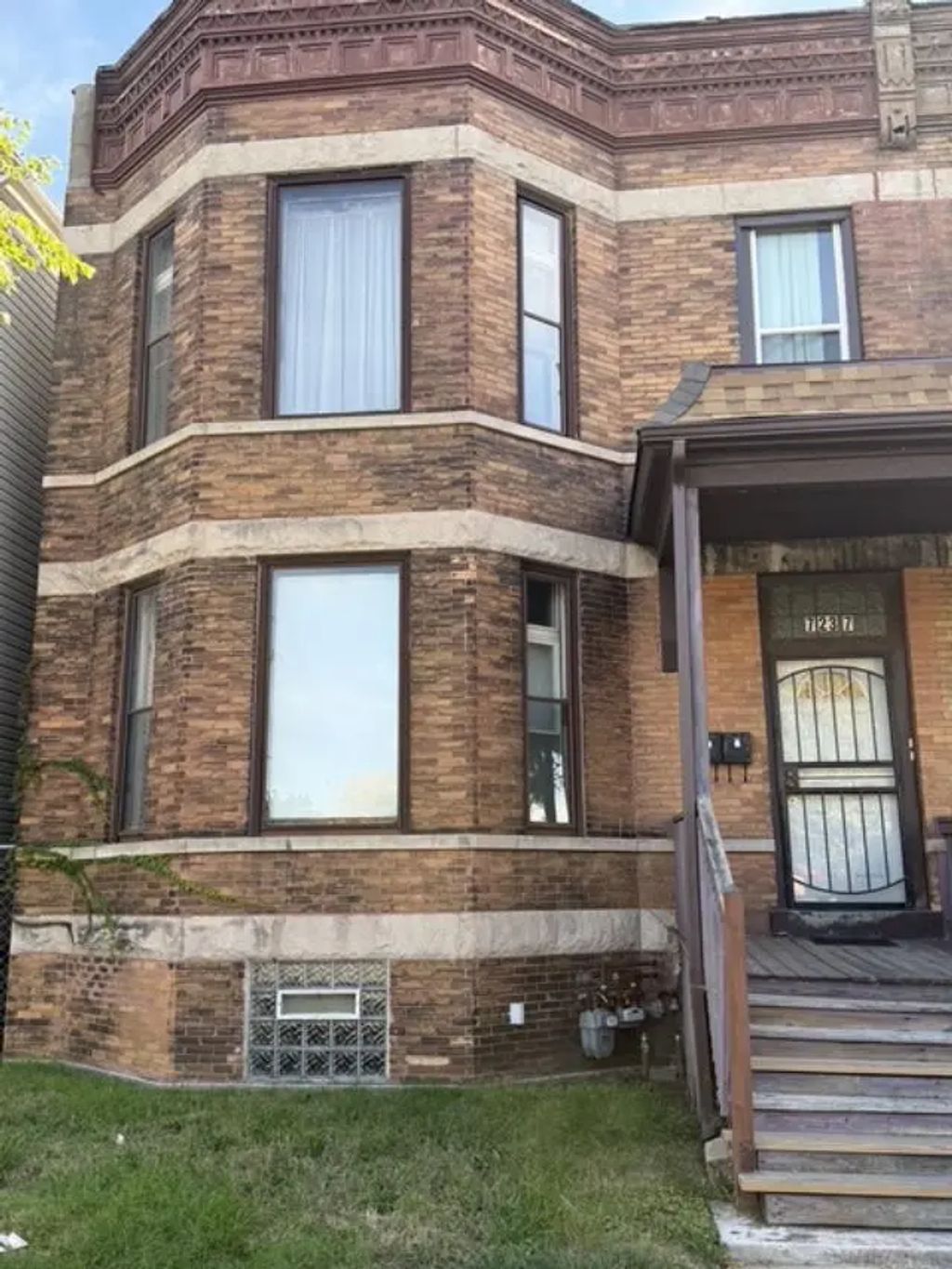 7237 S Stony Island Avenue, Chicago