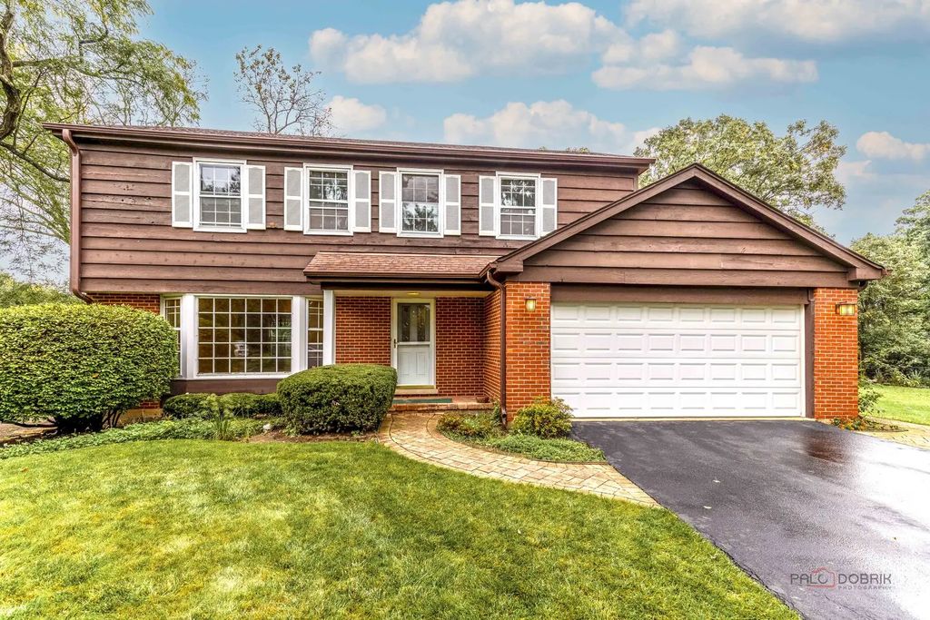 1495 Northwoods Circle, Deerfield