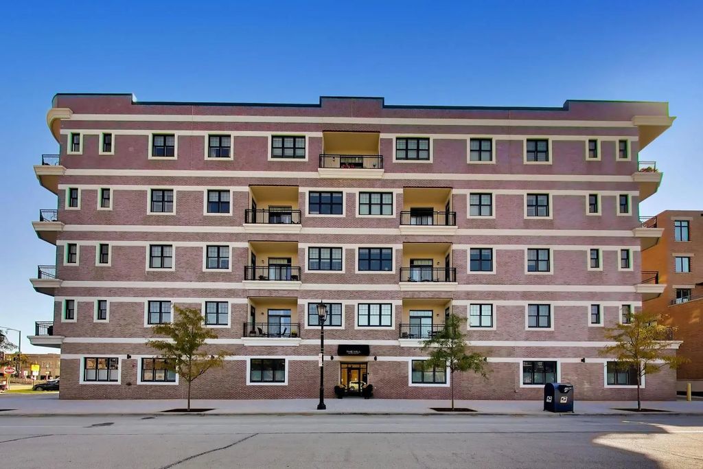 105 S Cottage Hill Avenue 405, Elmhurst
