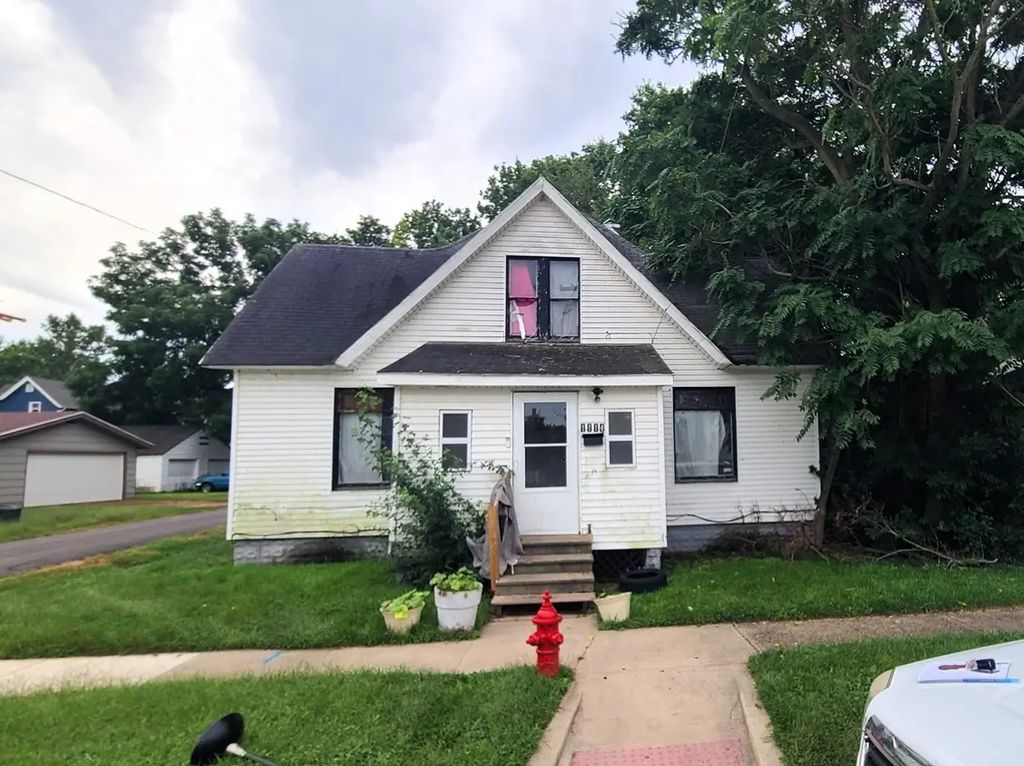 1114 W 4th Street, Dixon