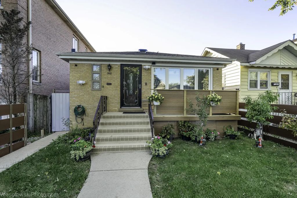 3318 N Oriole Avenue, Chicago