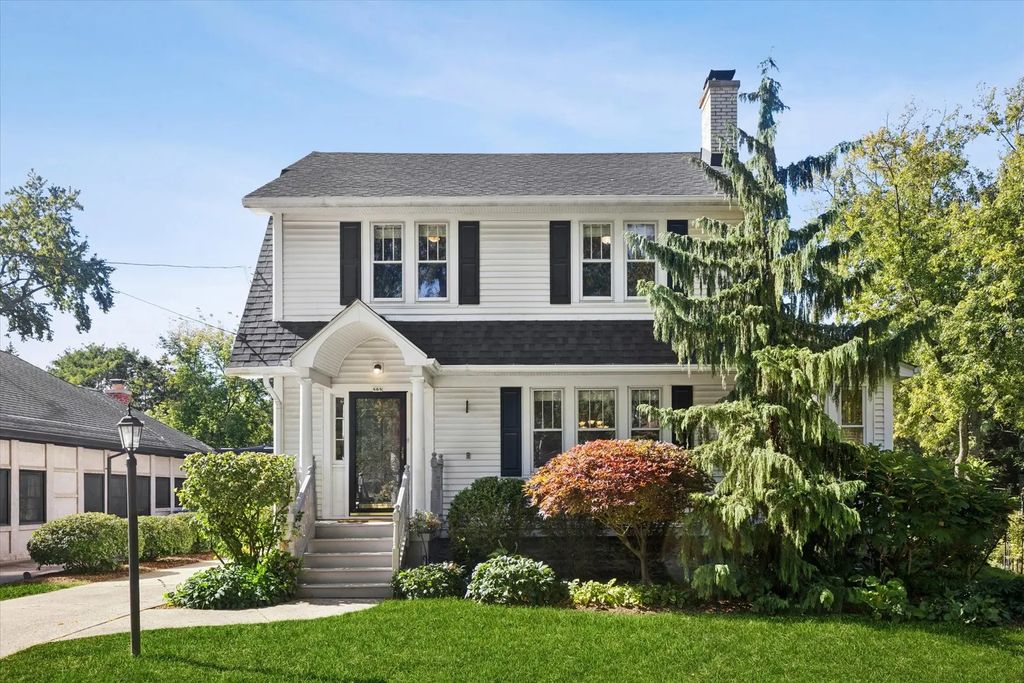 808 Howard Street, Wheaton