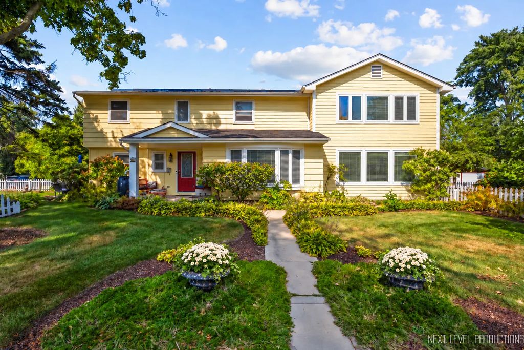83 N Park Boulevard, Glen Ellyn