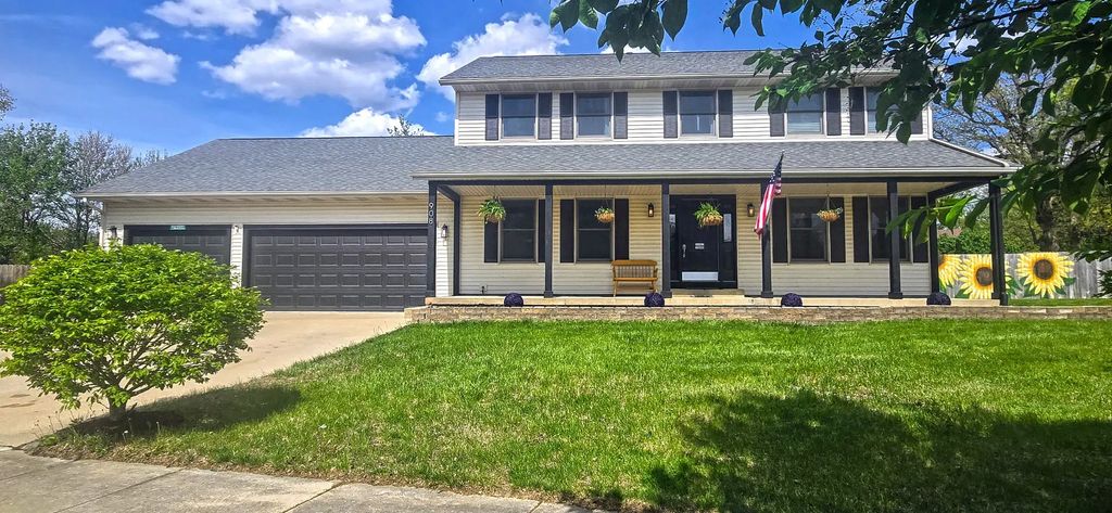 908 Edgewood Drive, Mahomet