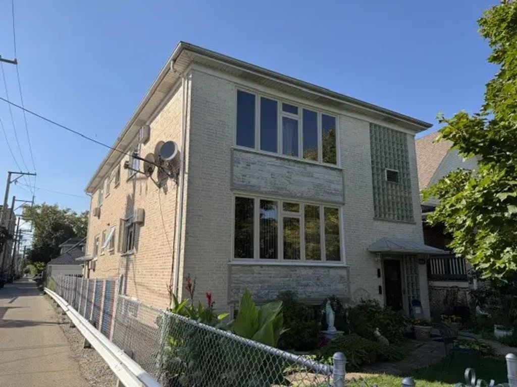 4014 N Leclaire Avenue, Chicago