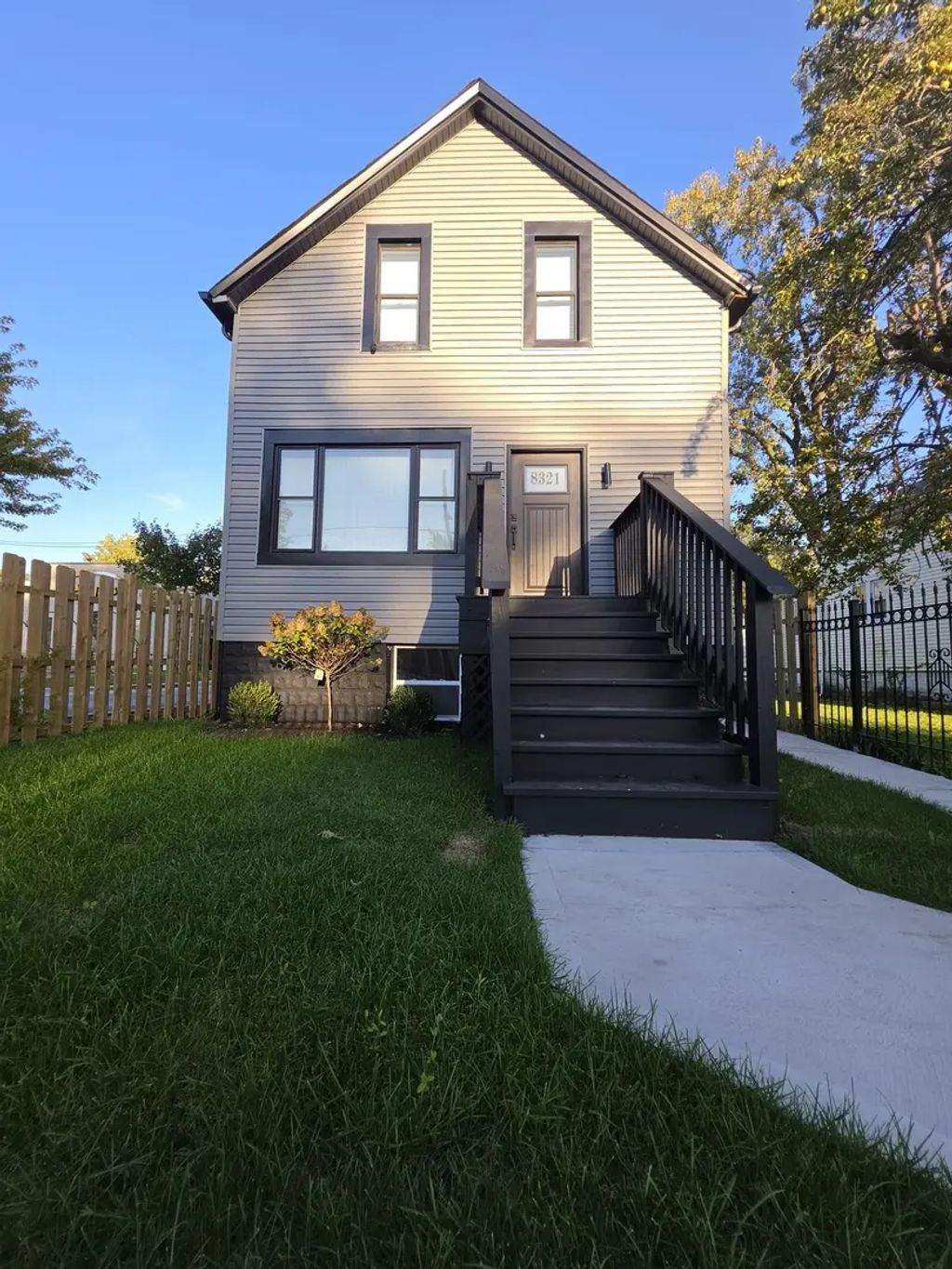 8321 S Halsted Street, Chicago