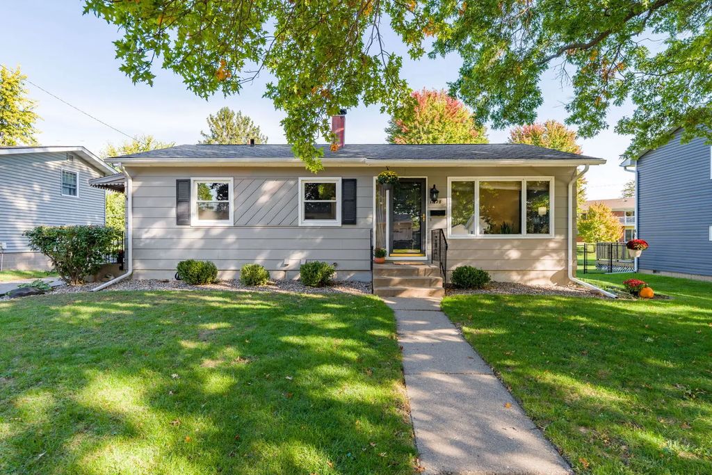 1828 E 32nd Street, Davenport