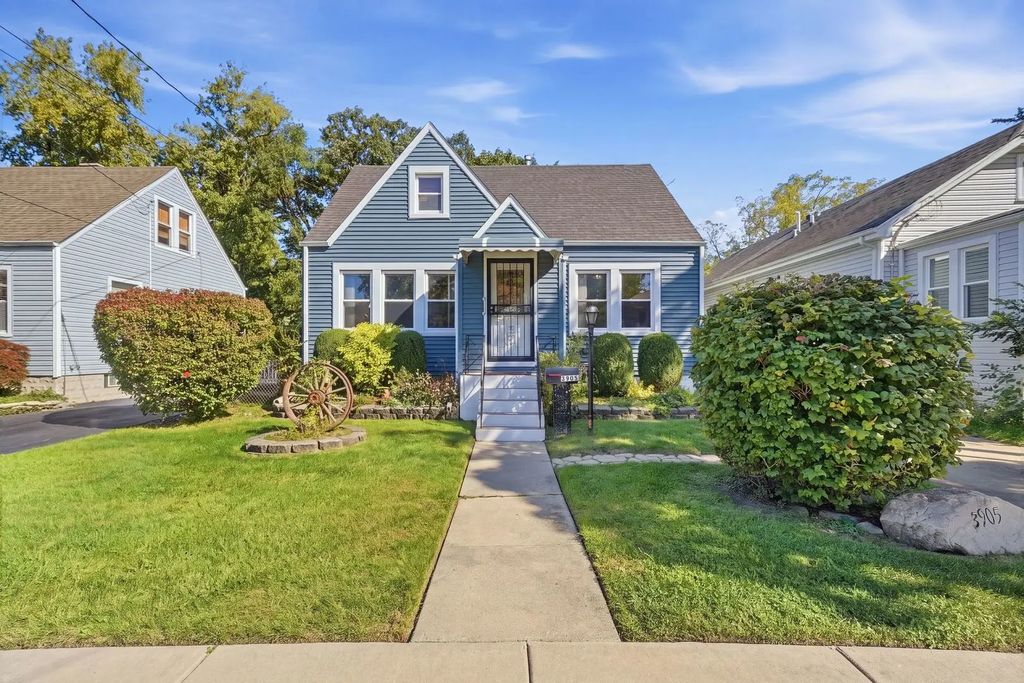 3905 Custer Avenue, Lyons