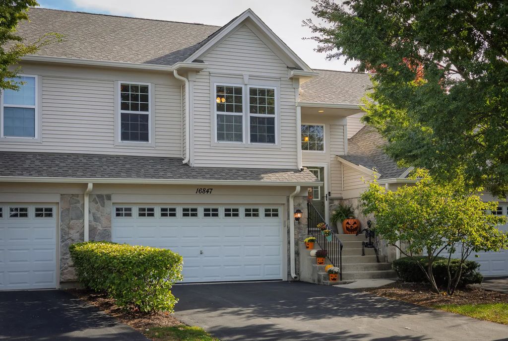 16847 Ivy Lane 16847, Lockport
