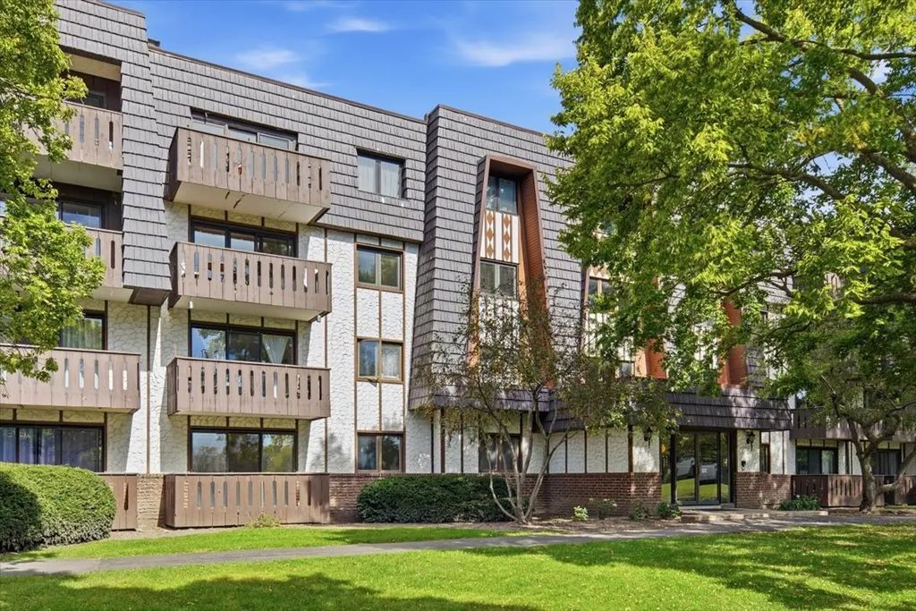 13200 W Heiden Circle 2405, Lake Bluff