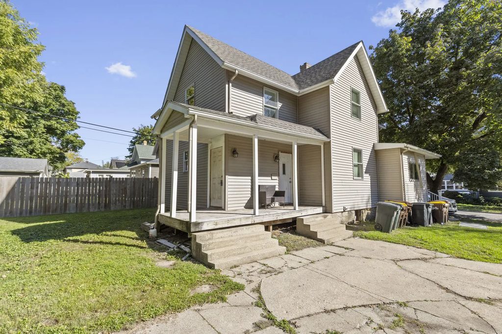 133 S Chicago Avenue, Rockford