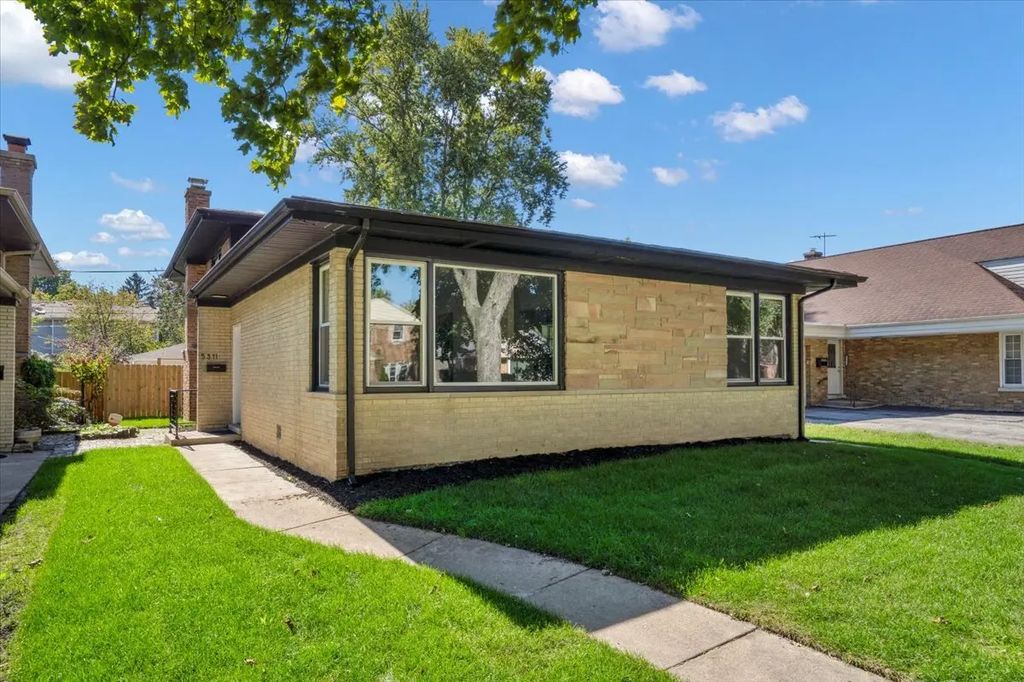 5311 Grove Street, Skokie
