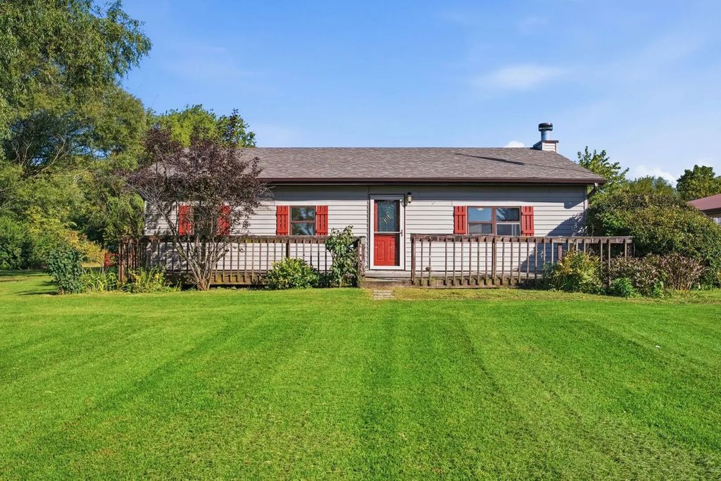 2707 N 35th Road, Seneca