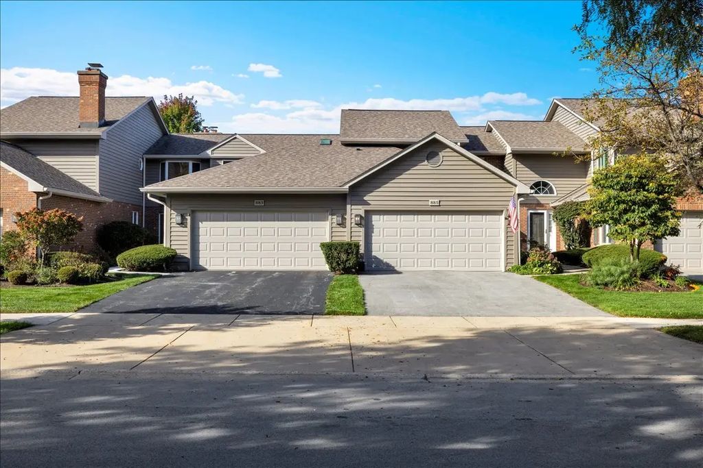 885 Saddlewood Drive, Glen Ellyn