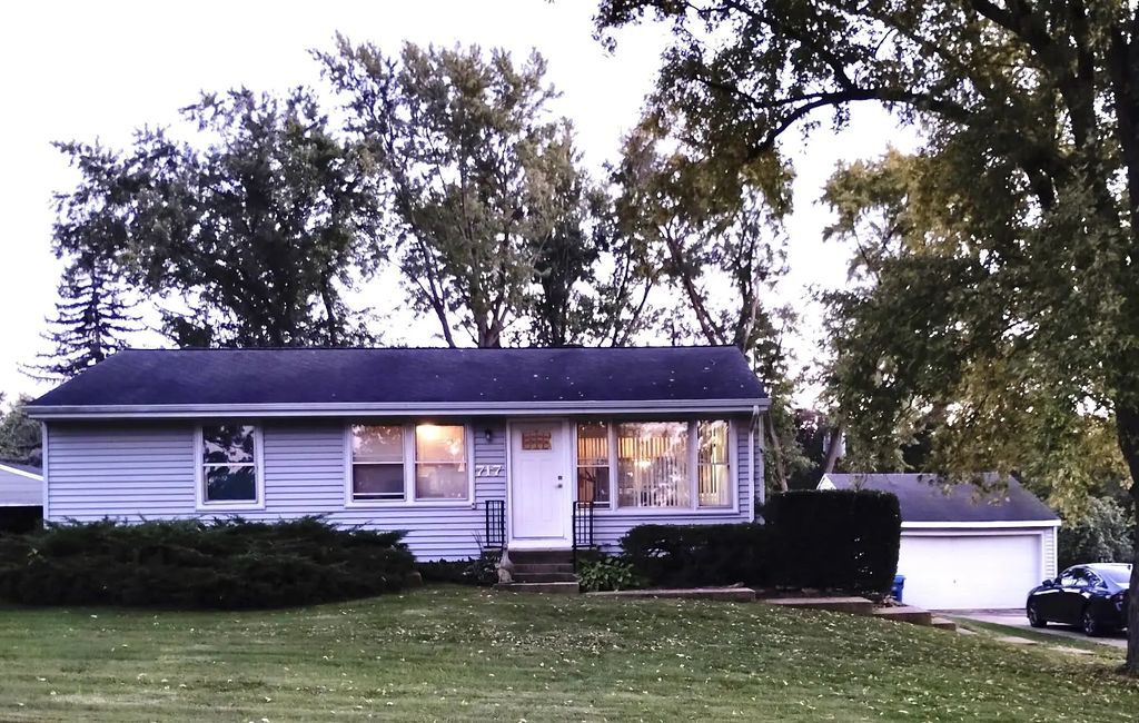 717 Riedy Road, Lisle