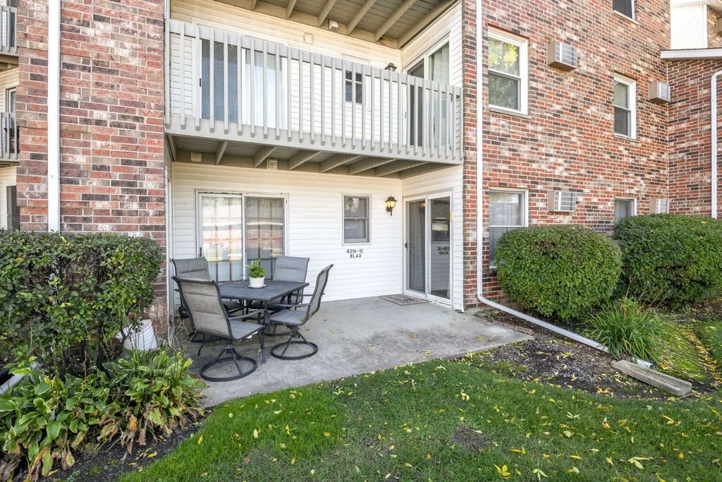 4316 W Shamrock Lane 1c, McHenry