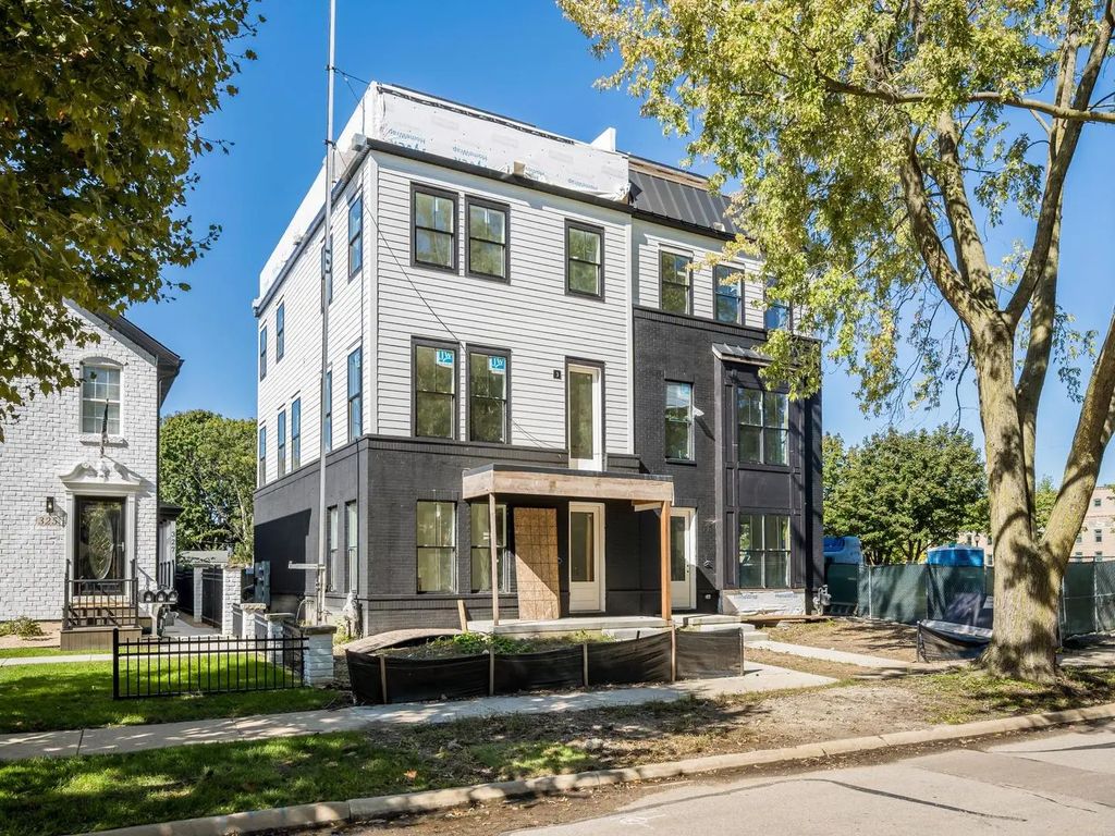 333 N Loomis Street, Naperville