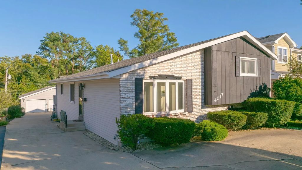 4517 Belmont Road, Downers Grove