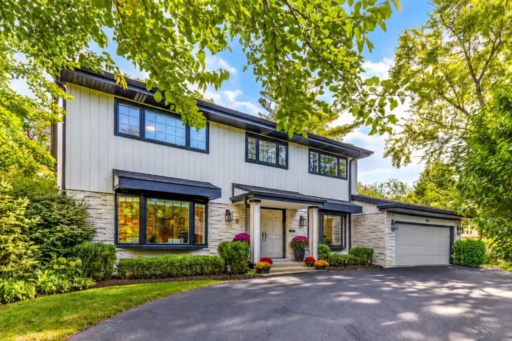 883 Oak Drive, Glencoe
