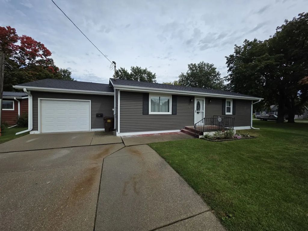 322 Woodlawn Drive, Prophetstown