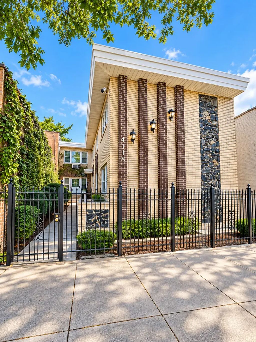 4118 W 63rd Street, Chicago