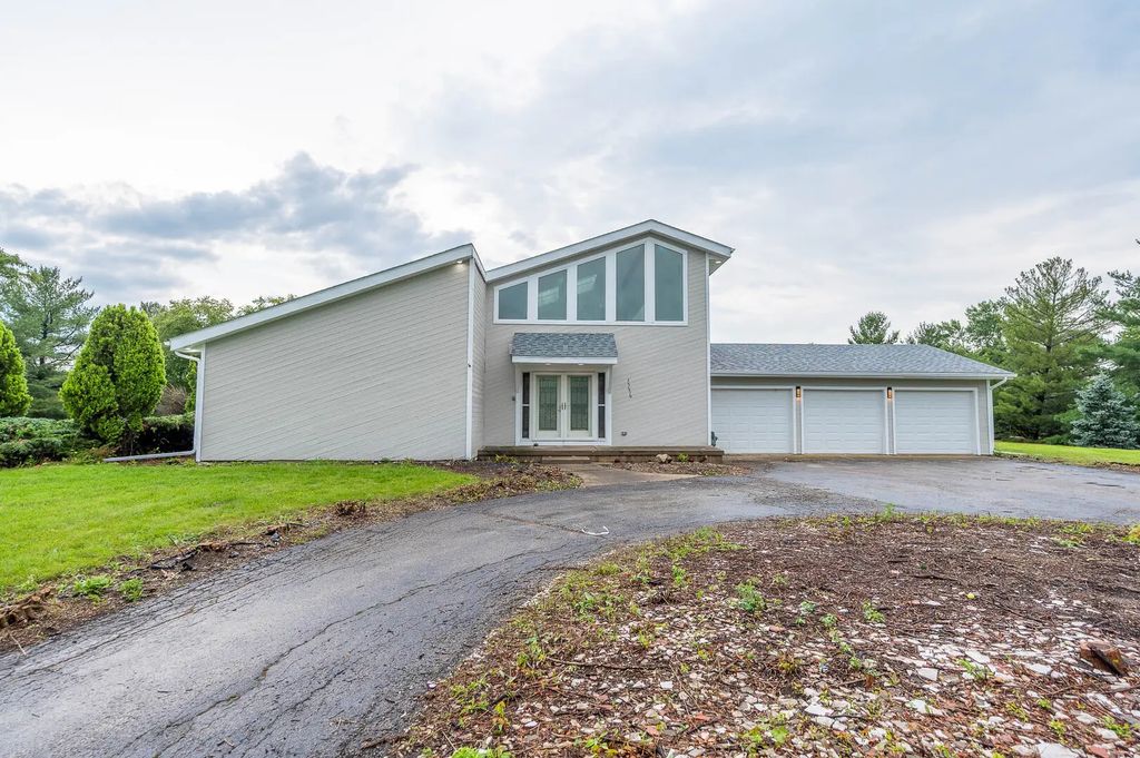25636 Stoney Kirk Court, Lake Zurich