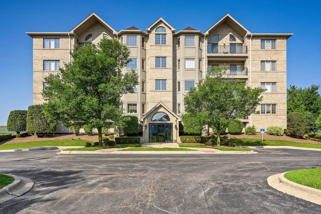 8505 Woodward Avenue 102, Woodridge
